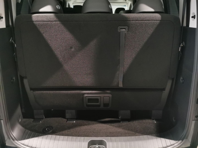 HYUNDAI STARIA 2.2 CRDI 8AT 2WD Signature 7-Sitzer PANORAMADACH AHK NAVI LEDER HYUNDAI STARIA 2.2 CRDI 8AT 2WD Signature 7-Sitzer PANORAMADACH AHK NAVI LEDER