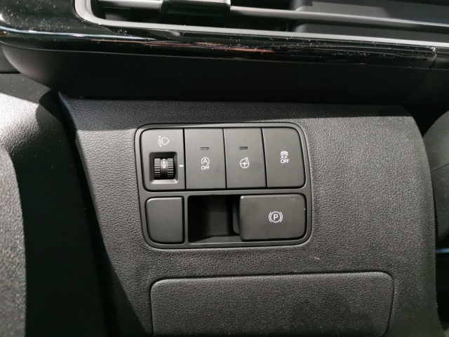 HYUNDAI STARIA 2.2 CRDI 8AT 2WD Signature 7-Sitzer PANORAMADACH AHK NAVI LEDER HYUNDAI STARIA 2.2 CRDI 8AT 2WD Signature 7-Sitzer PANORAMADACH AHK NAVI LEDER