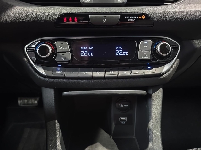 HYUNDAI i30 FL KOMBI 1.0 T-GDI 7-DCT Connect & Go NAVI LED HYUNDAI i30 FL KOMBI 1.0 T-GDI 7-DCT Connect & Go NAVI LED