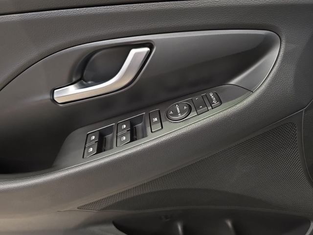 HYUNDAI i30 FL KOMBI 1.0 T-GDI 7-DCT Connect & Go NAVI LED HYUNDAI i30 FL KOMBI 1.0 T-GDI 7-DCT Connect & Go NAVI LED