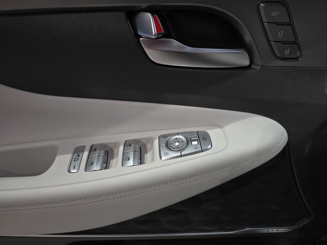 HYUNDAI SANTA FE FACELIFT SEVEN 2.2 CRDI 4WD 8-DCT SIGNATURE PANORAMADACH HYUNDAI SANTA FE FACELIFT SEVEN 2.2 CRDI 4WD 8-DCT SIGNATURE PANORAMADACH