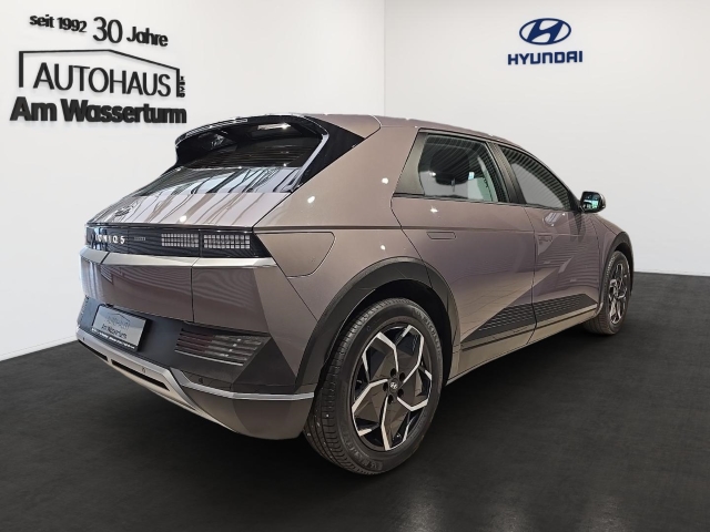 HYUNDAI IONIQ 5 Basis MIT HECKANTRIEB UND 72,6KWH BATT. HYUNDAI IONIQ 5 Basis MIT HECKANTRIEB UND 72,6KWH BATT.