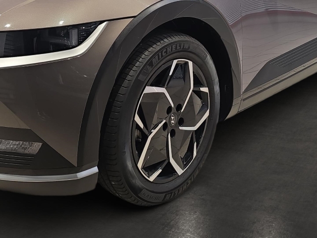 HYUNDAI IONIQ 5 Basis MIT HECKANTRIEB UND 72,6KWH BATT. HYUNDAI IONIQ 5 Basis MIT HECKANTRIEB UND 72,6KWH BATT.
