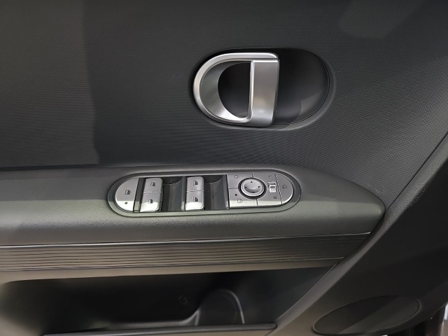 HYUNDAI IONIQ 5 Basis MIT HECKANTRIEB UND 72,6KWH BATT. HYUNDAI IONIQ 5 Basis MIT HECKANTRIEB UND 72,6KWH BATT.