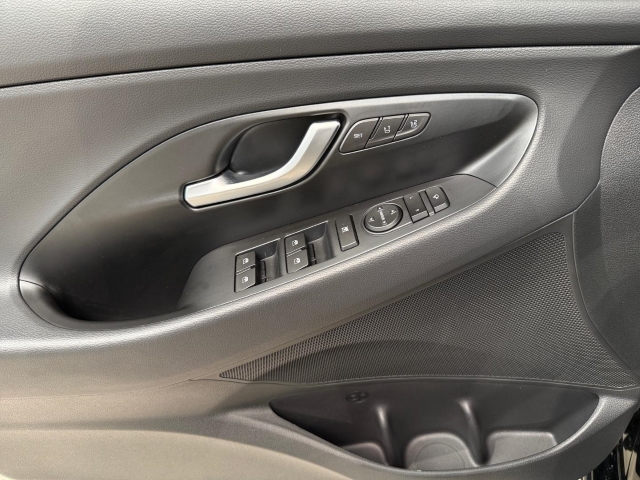 HYUNDAI i30cw Kombi 1.5 TGDI DCT N Line Sitzpaket NAVI LED HYUNDAI i30cw Kombi 1.5 TGDI DCT N Line Sitzpaket NAVI LED