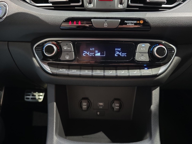 HYUNDAI i30 Fastback N Performance 2.0 T-GDI 8DCT NAVI LED HYUNDAI i30 Fastback N Performance 2.0 T-GDI 8DCT NAVI LED