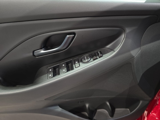 HYUNDAI i30 Fastback N Performance 2.0 T-GDI 8DCT NAVI LED HYUNDAI i30 Fastback N Performance 2.0 T-GDI 8DCT NAVI LED