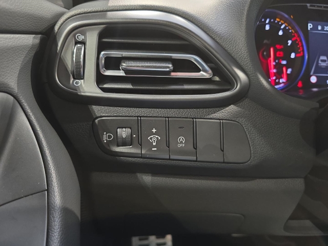 HYUNDAI i30 Fastback N Performance 2.0 T-GDI 8DCT NAVI LED HYUNDAI i30 Fastback N Performance 2.0 T-GDI 8DCT NAVI LED