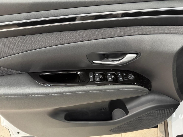 HYUNDAI TUCSON 1.6 T-GDI Trend Plug-In Hybrid 4WD Pano Assistenz-Paket el.Heckklappe HYUNDAI TUCSON 1.6 T-GDI Trend Plug-In Hybrid 4WD Pano Assistenz-Paket el.Heckklappe