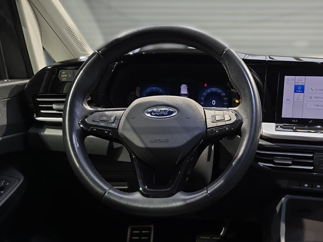 FORD Tourneo Connect Sport 1.5 EcoBoost FORD Tourneo Connect Sport 1.5 EcoBoost