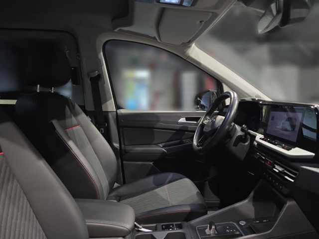 FORD Tourneo Connect Sport 1.5 EcoBoost FORD Tourneo Connect Sport 1.5 EcoBoost