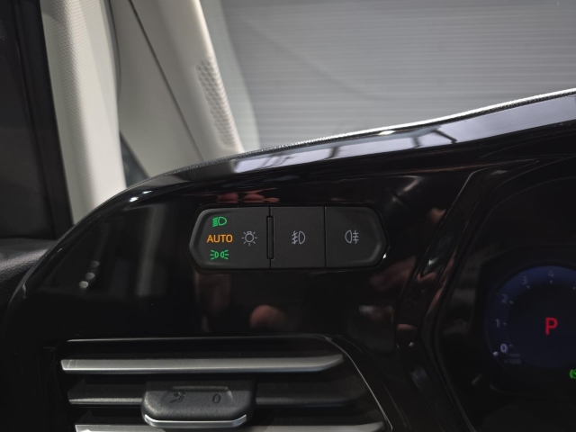 FORD Tourneo Connect Sport 1.5 EcoBoost FORD Tourneo Connect Sport 1.5 EcoBoost