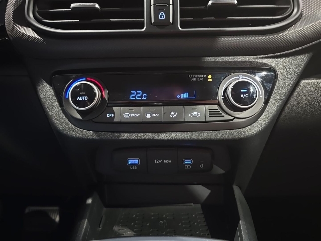 HYUNDAI i10 Trend FL 5-AMT TREND Komfortpaket NAVI HYUNDAI i10 Trend FL 5-AMT TREND Komfortpaket NAVI