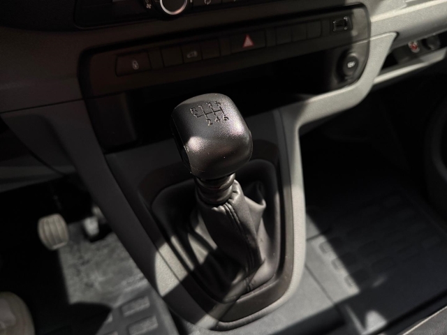 OPEL Vivaro Kasten 2.0 D L Edition NaviPro Kamera PDC OPEL Vivaro Kasten 2.0 D L Edition NaviPro Kamera PDC