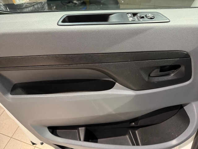 OPEL Vivaro Kasten 2.0 D L Edition NaviPro Kamera PDC OPEL Vivaro Kasten 2.0 D L Edition NaviPro Kamera PDC