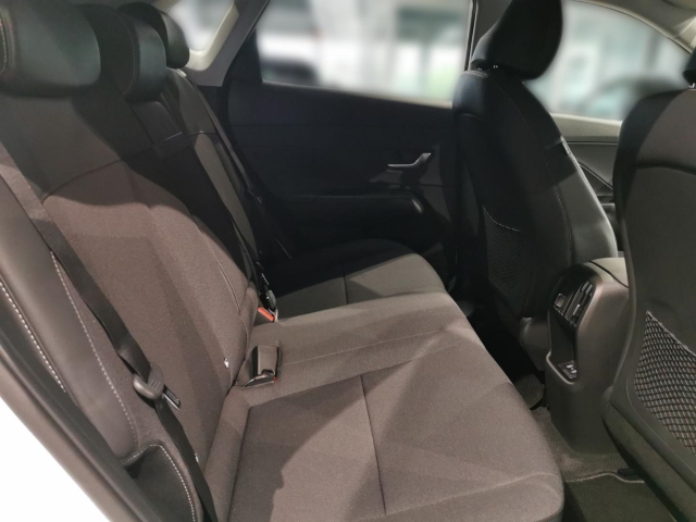 HYUNDAI KONA Elektro (SX2) 48,4KWH Trend Effizienz-Paket HYUNDAI KONA Elektro (SX2) 48,4KWH Trend Effizienz-Paket