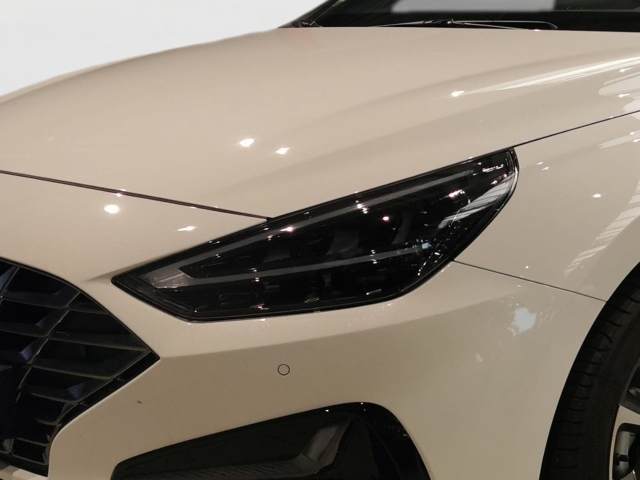 HYUNDAI i30 Mild-Hybrid EU6d FL 1.5 T-GDI 5-Türer M/T 48V (MJ23) Advantage HYUNDAI i30 Mild-Hybrid EU6d FL 1.5 T-GDI 5-Türer M/T 48V (MJ23) Advantage