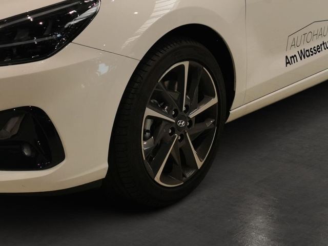 HYUNDAI i30 Mild-Hybrid EU6d FL 1.5 T-GDI 5-Türer M/T 48V (MJ23) Advantage HYUNDAI i30 Mild-Hybrid EU6d FL 1.5 T-GDI 5-Türer M/T 48V (MJ23) Advantage