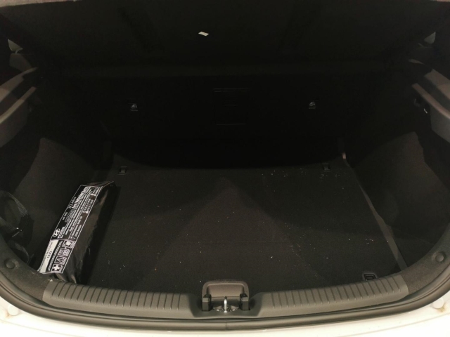 HYUNDAI i30 Mild-Hybrid EU6d FL 1.5 T-GDI 5-Türer M/T 48V (MJ23) Advantage HYUNDAI i30 Mild-Hybrid EU6d FL 1.5 T-GDI 5-Türer M/T 48V (MJ23) Advantage