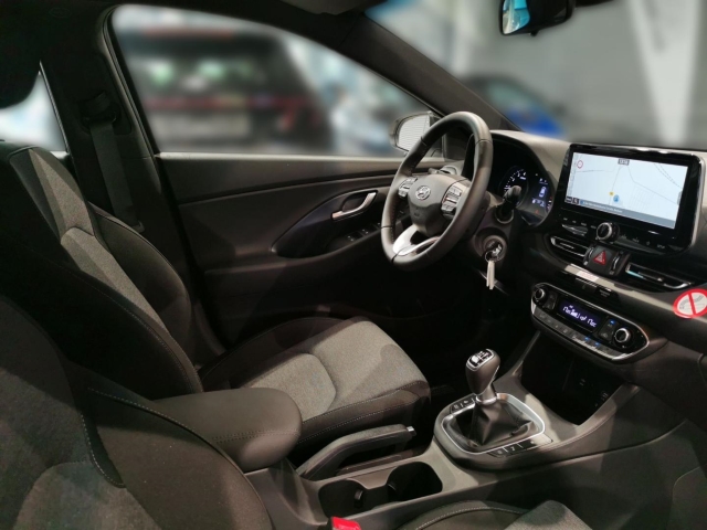 HYUNDAI i30 Mild-Hybrid EU6d FL 1.5 T-GDI 5-Türer M/T 48V (MJ23) Advantage HYUNDAI i30 Mild-Hybrid EU6d FL 1.5 T-GDI 5-Türer M/T 48V (MJ23) Advantage
