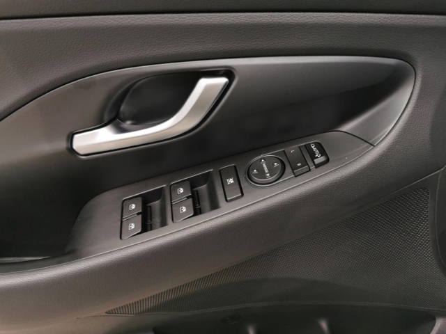 HYUNDAI i30 Mild-Hybrid EU6d FL 1.5 T-GDI 5-Türer M/T 48V (MJ23) Advantage HYUNDAI i30 Mild-Hybrid EU6d FL 1.5 T-GDI 5-Türer M/T 48V (MJ23) Advantage