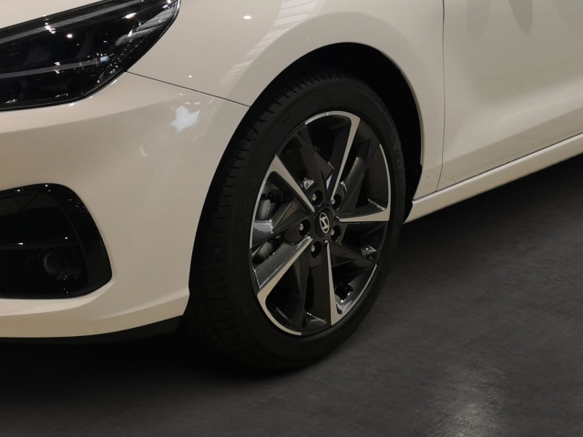 HYUNDAI i30 EU6e FL 5-Türer (MY25) 1.0 T-GDI 6-MT 2WD Advantage LED HYUNDAI i30 EU6e FL 5-Türer (MY25) 1.0 T-GDI 6-MT 2WD Advantage LED