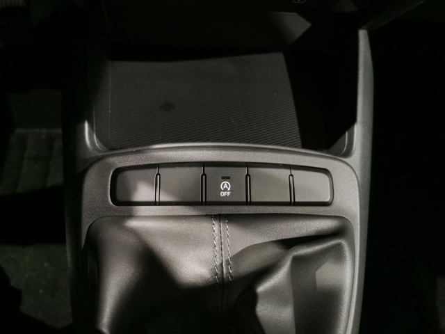 HYUNDAI i10 1.0 BENZIN MY25 5-MT 2WD SELECT HYUNDAI i10 1.0 BENZIN MY25 5-MT 2WD SELECT