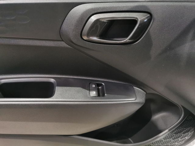 HYUNDAI i10 1.0 BENZIN MY25 5-MT 2WD SELECT HYUNDAI i10 1.0 BENZIN MY25 5-MT 2WD SELECT