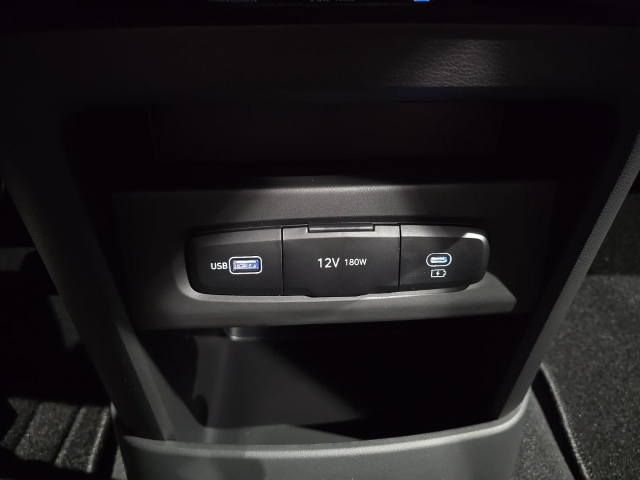 HYUNDAI STARIA Hybrid 1.6 T-GDI AT TREND 9-Sitzer Alu 18 Park-Paket Easy-Access-Paket HYUNDAI STARIA Hybrid 1.6 T-GDI AT TREND 9-Sitzer Alu 18 Park-Paket Easy-Access-Paket