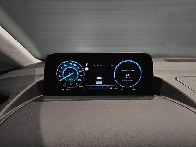 HYUNDAI STARIA HEV 7-SITZER (MY25) 1.6 T-GDI (225 PS) 6-AT 2WD SIGNATURE HYUNDAI STARIA HEV 7-SITZER (MY25) 1.6 T-GDI (225 PS) 6-AT 2WD SIGNATURE