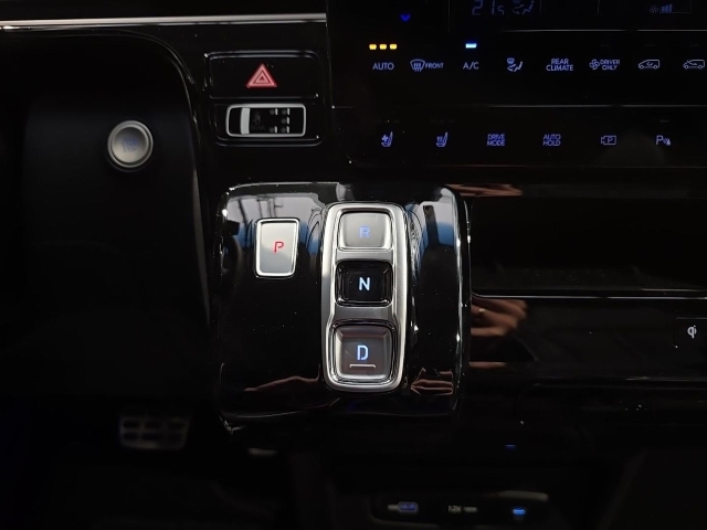 HYUNDAI STARIA HEV 7-SITZER (MY25) 1.6 T-GDI (225 PS) 6-AT 2WD SIGNATURE HYUNDAI STARIA HEV 7-SITZER (MY25) 1.6 T-GDI (225 PS) 6-AT 2WD SIGNATURE