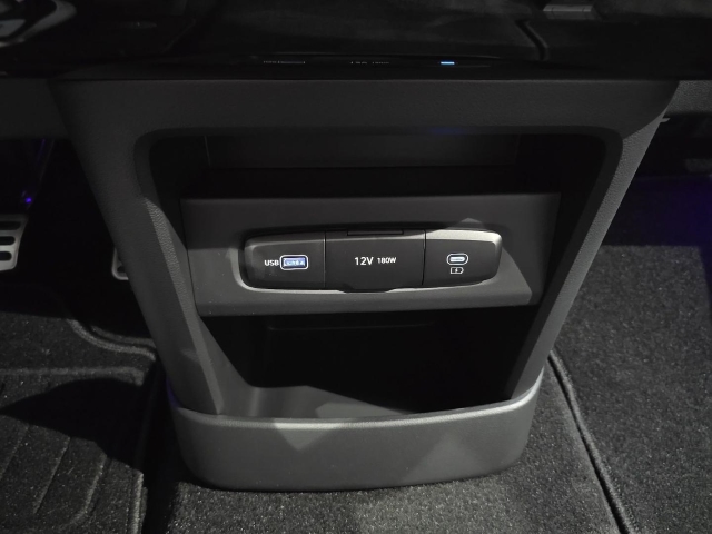 HYUNDAI STARIA HEV 7-SITZER (MY25) 1.6 T-GDI (225 PS) 6-AT 2WD SIGNATURE HYUNDAI STARIA HEV 7-SITZER (MY25) 1.6 T-GDI (225 PS) 6-AT 2WD SIGNATURE