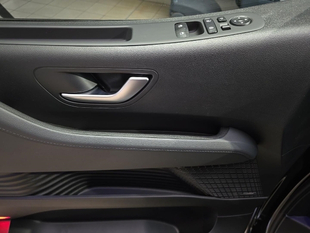 HYUNDAI STARIA HEV 7-SITZER (MY25) 1.6 T-GDI (225 PS) 6-AT 2WD SIGNATURE HYUNDAI STARIA HEV 7-SITZER (MY25) 1.6 T-GDI (225 PS) 6-AT 2WD SIGNATURE