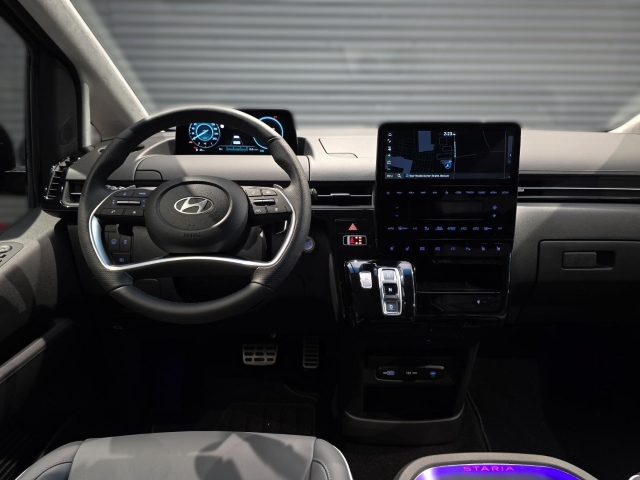 HYUNDAI STARIA HEV 7-SITZER (MY25) 1.6 T-GDI (225 PS) 6-AT 2WD SIGNATURE HYUNDAI STARIA HEV 7-SITZER (MY25) 1.6 T-GDI (225 PS) 6-AT 2WD SIGNATURE