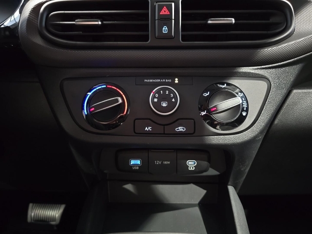 HYUNDAI i10 1.0 BENZIN 5-AMT 2WD TREND Rückfahrkamera Navigation HYUNDAI i10 1.0 BENZIN 5-AMT 2WD TREND Rückfahrkamera Navigation