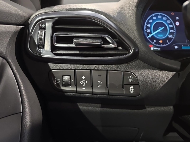 HYUNDAI i30 FL KOMBI 1.5 T-GDI 48V 7-DCT N LINE SITZ-PAKET, PANORAMA HYUNDAI i30 FL KOMBI 1.5 T-GDI 48V 7-DCT N LINE SITZ-PAKET, PANORAMA